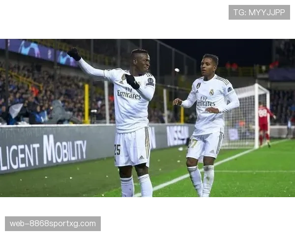 维尼修斯 vs 罗比尼奥：早期模板与边路风格对比分析