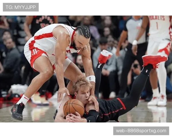 斯科蒂·巴恩斯突破火箭防线效率提升显著拉开队伍前场空间