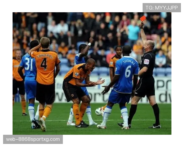 红牌规则详解：关键犯规类型与裁判判罚标准解析